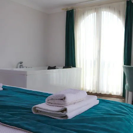 Cunda Rota Hotell 3*